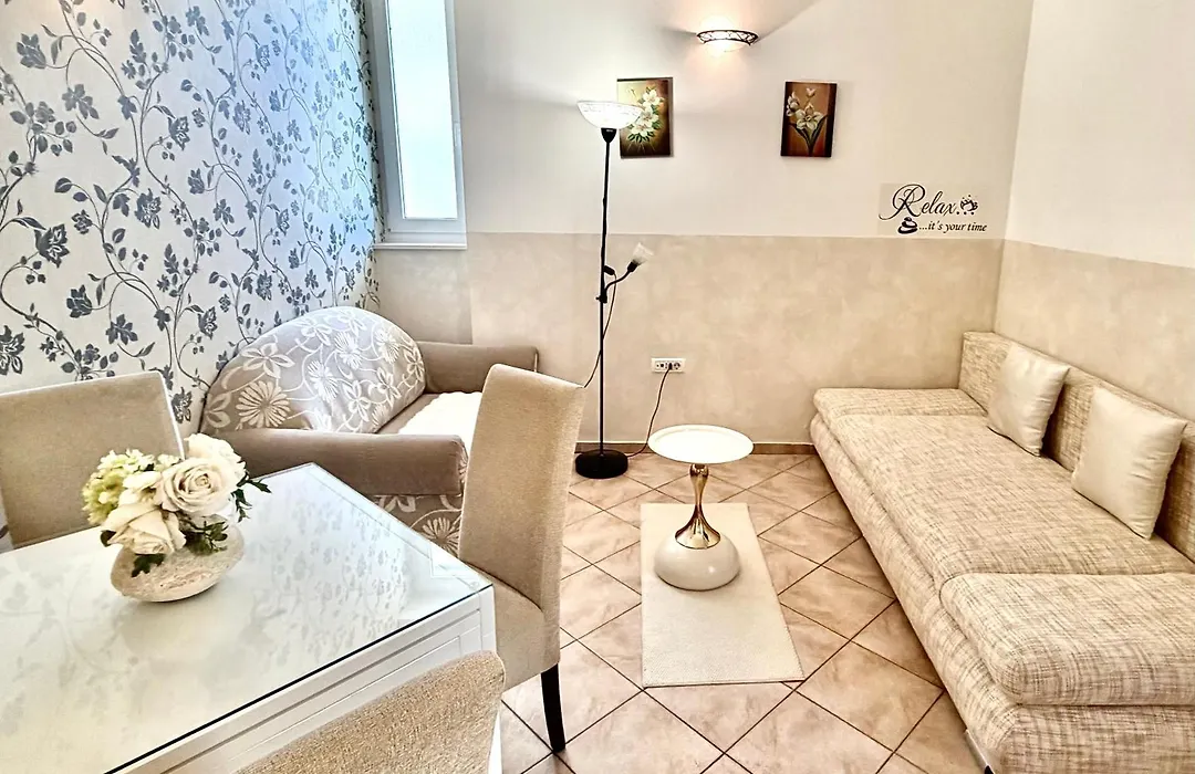 Guesthouse Villa Vice-1