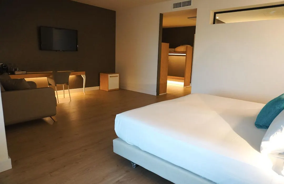 Hotel Brisamar Suites-1