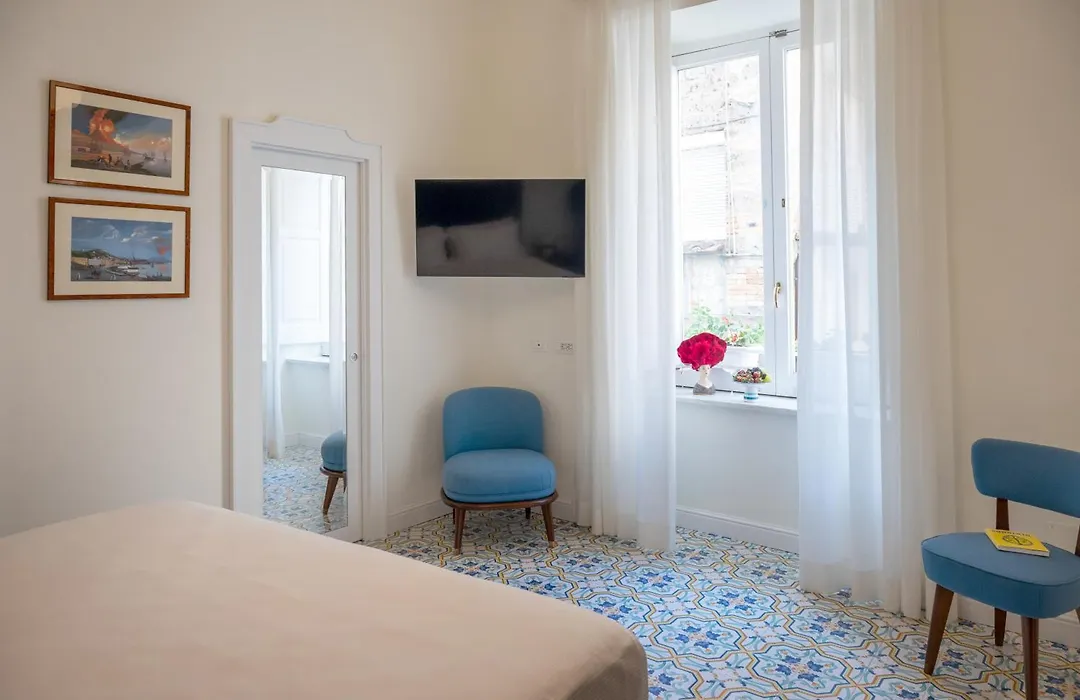Palazzo Gargiulo Luxury Rooms & Suites-1