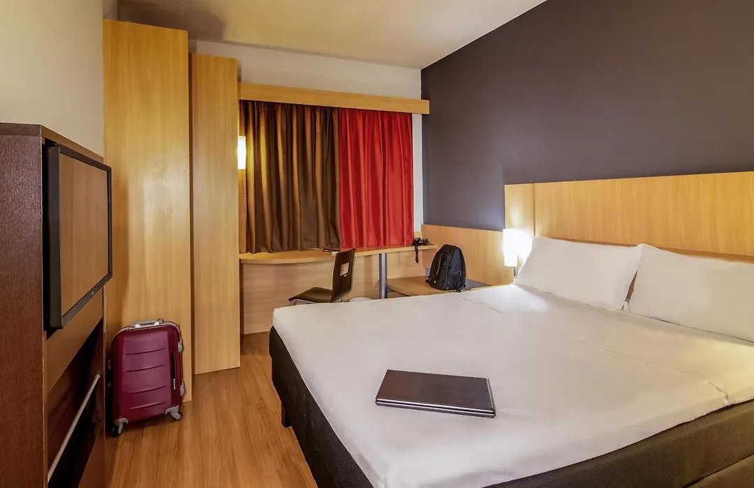 Ibis Petrolina-1