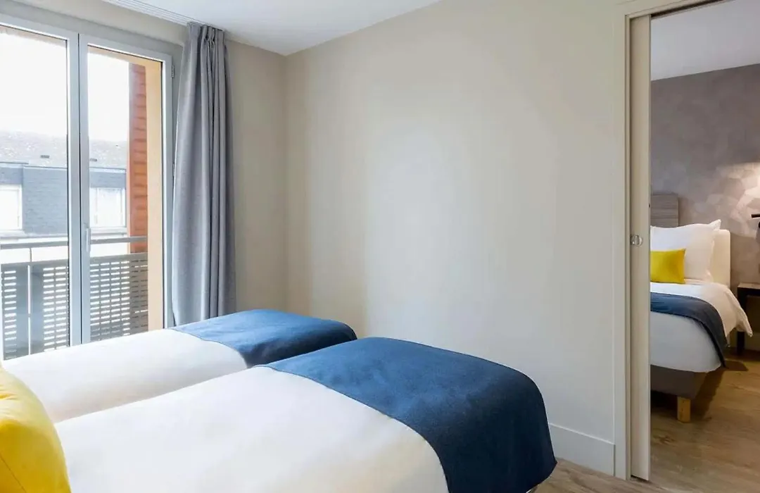 BEST WESTERN La Porte des Châteaux-1