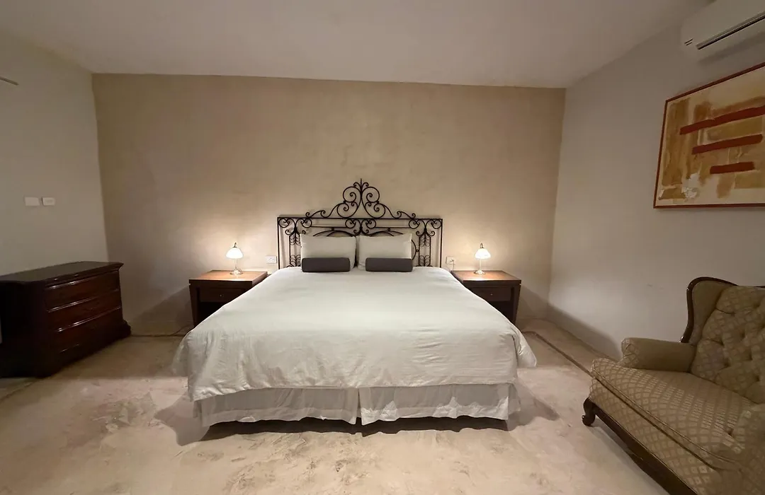 Art 64 Guest House - Adults Only-1