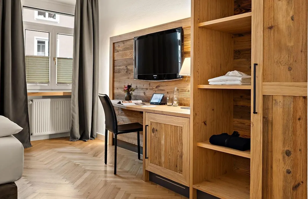 Alpen Hotel Muenchen-1