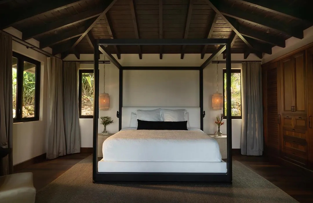 Royal Isabela-1