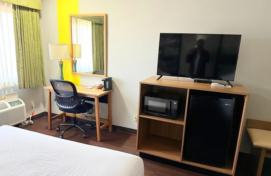 Super 8 By Wyndham Baker City-1