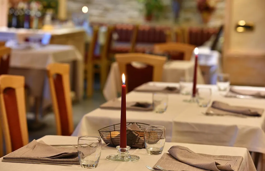 Hotel Cristallo-1