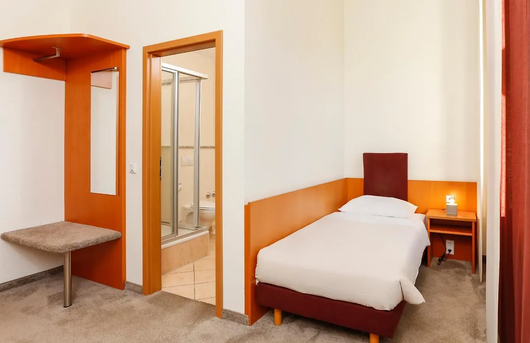 Hotel am Rhein-1