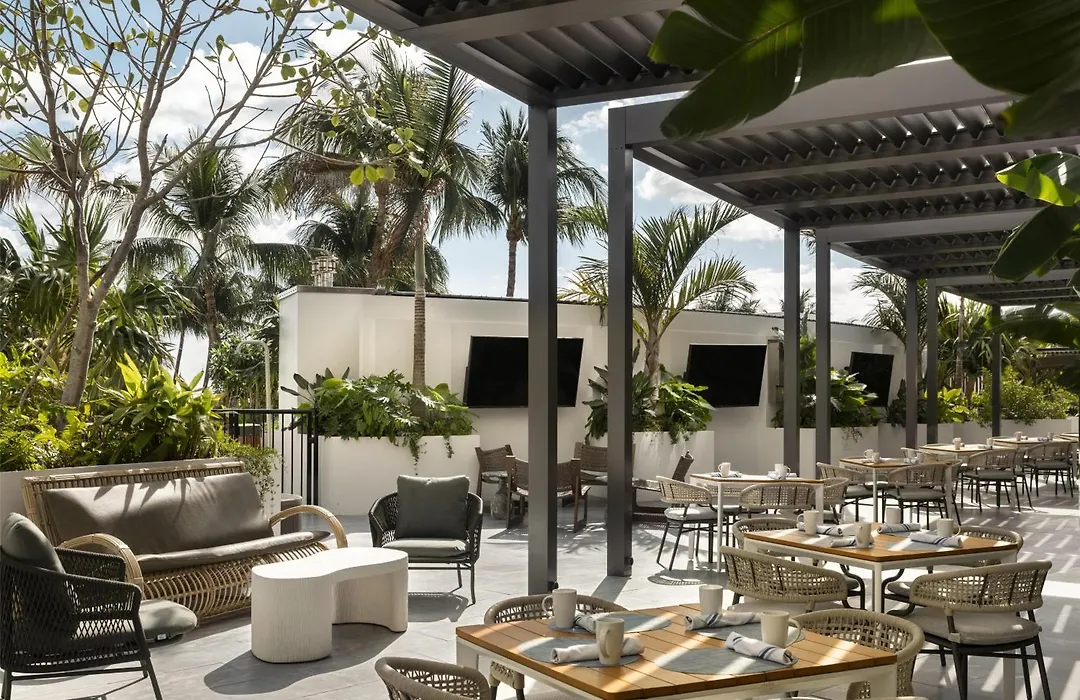 Signia By Hilton Diplomat Beach Resort-1