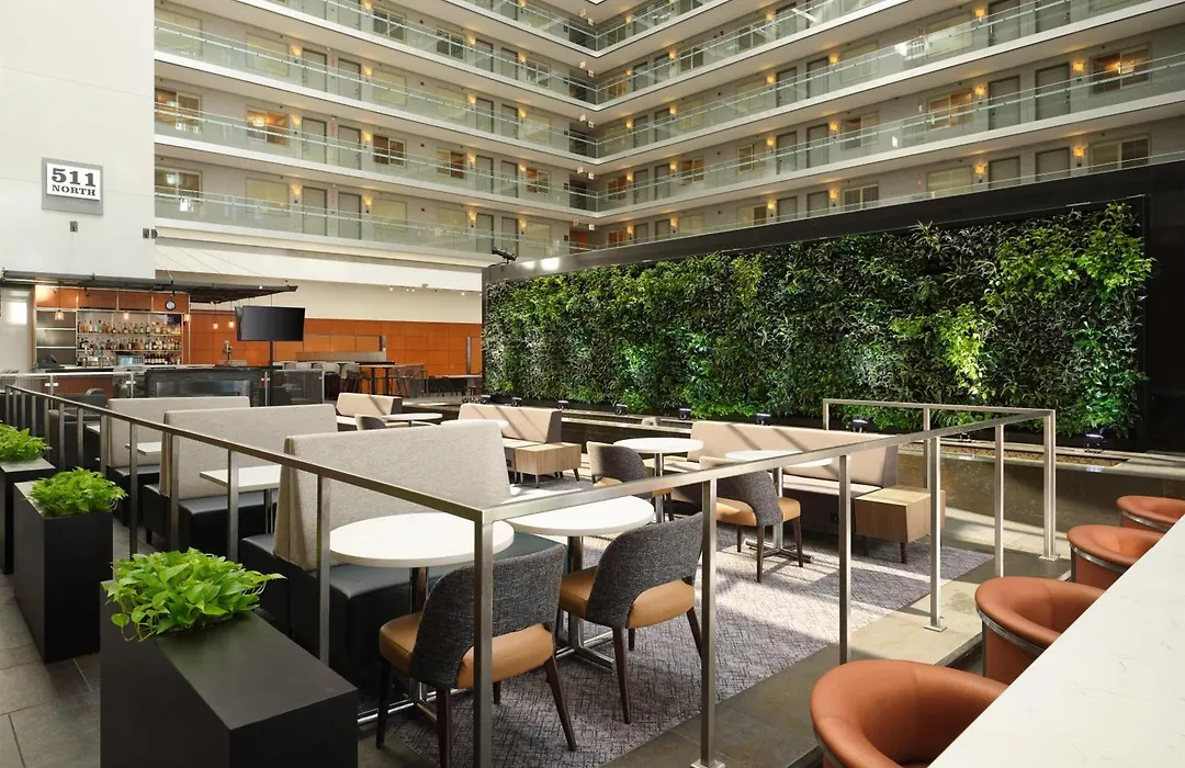 Embassy Suites By Hilton Chicago Downtown Magnificent Mile-1