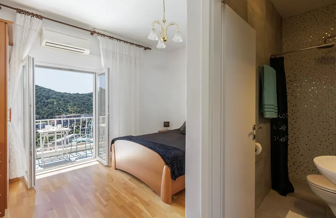 Villa Misita Elegant Seaview Rooms-1