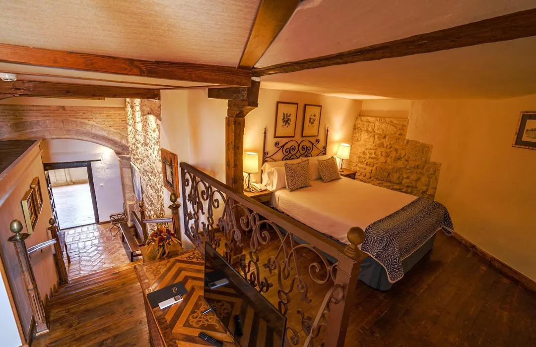 Hotel Real Monasterio de San Zoilo-1