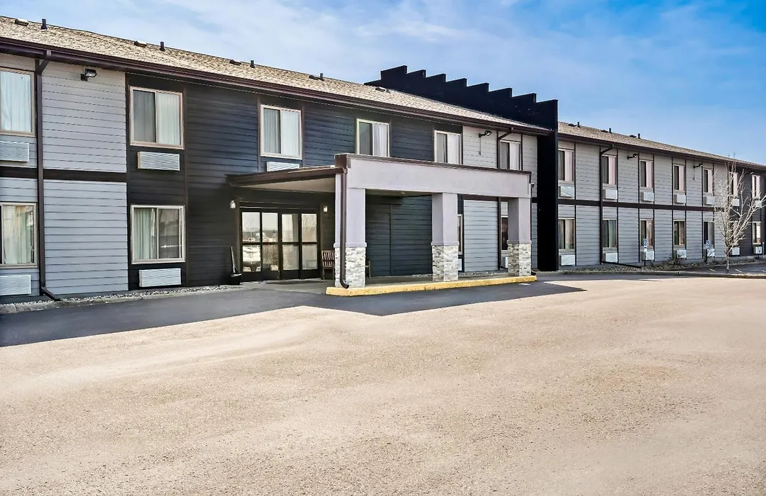Clarion Pointe-1