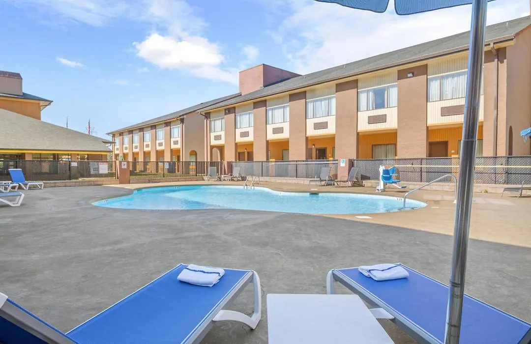 Quality Suites Hickory South-1