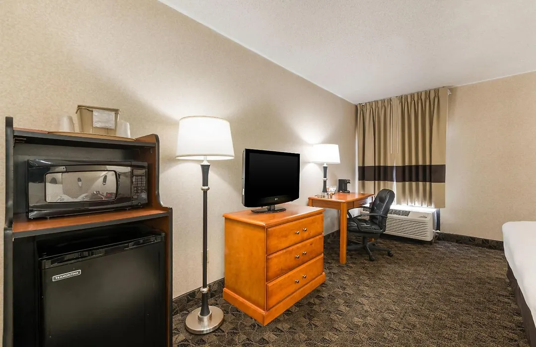 Quality Inn & Suites Portage Central-1