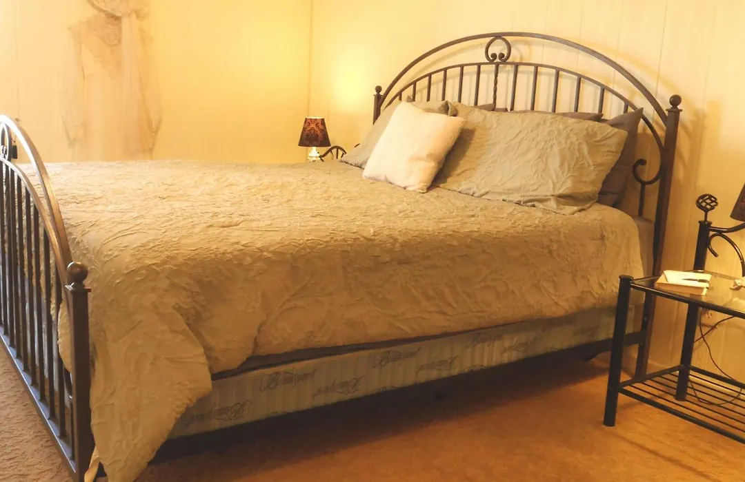 Tombstone Bordello Bed & Breakfast-1