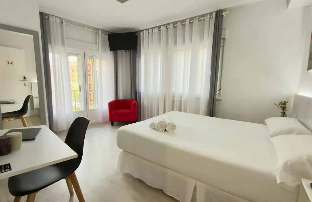 Hotel Gabriel y Galán-1