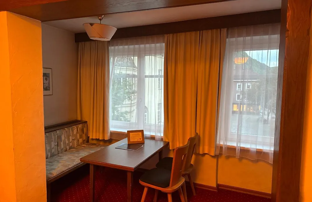 Hotel Goldener Loewe-1