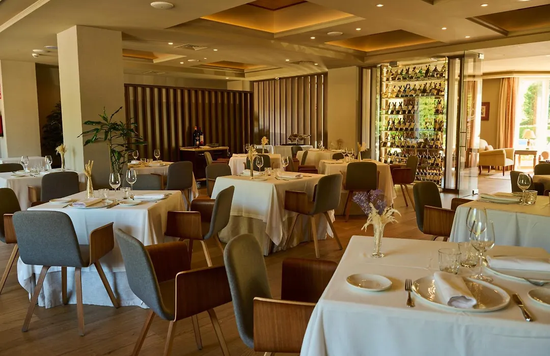 Gran Hotel Balneario De Puente Viesgo-1