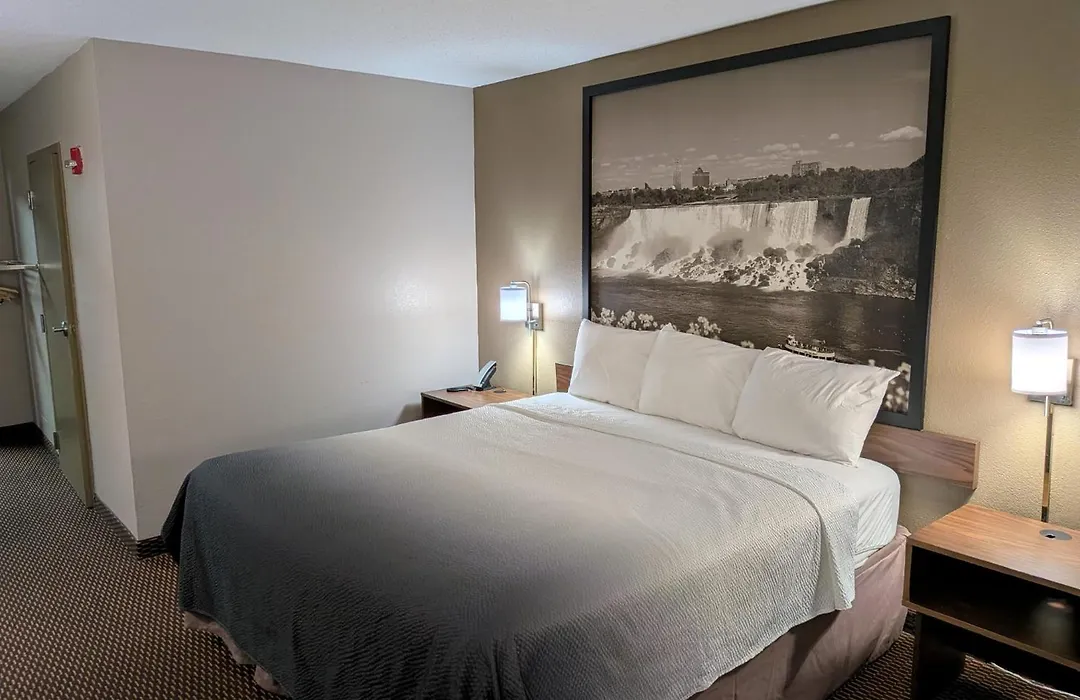 Super 8 By Wyndham Niagara Falls-1