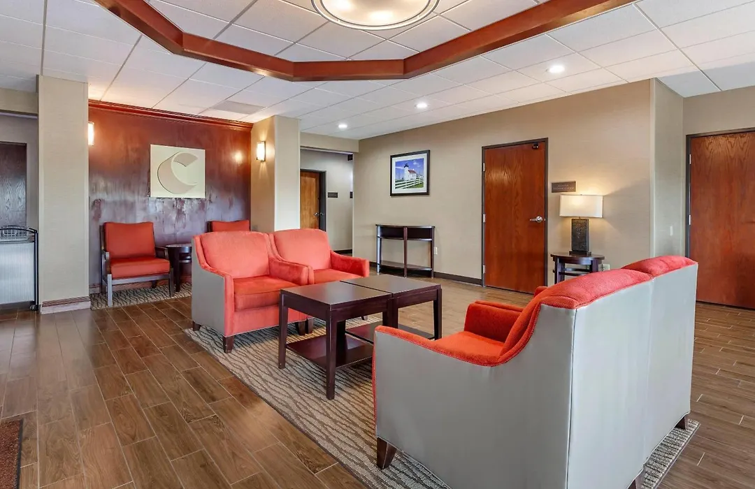 Comfort Suites Escanaba West-1