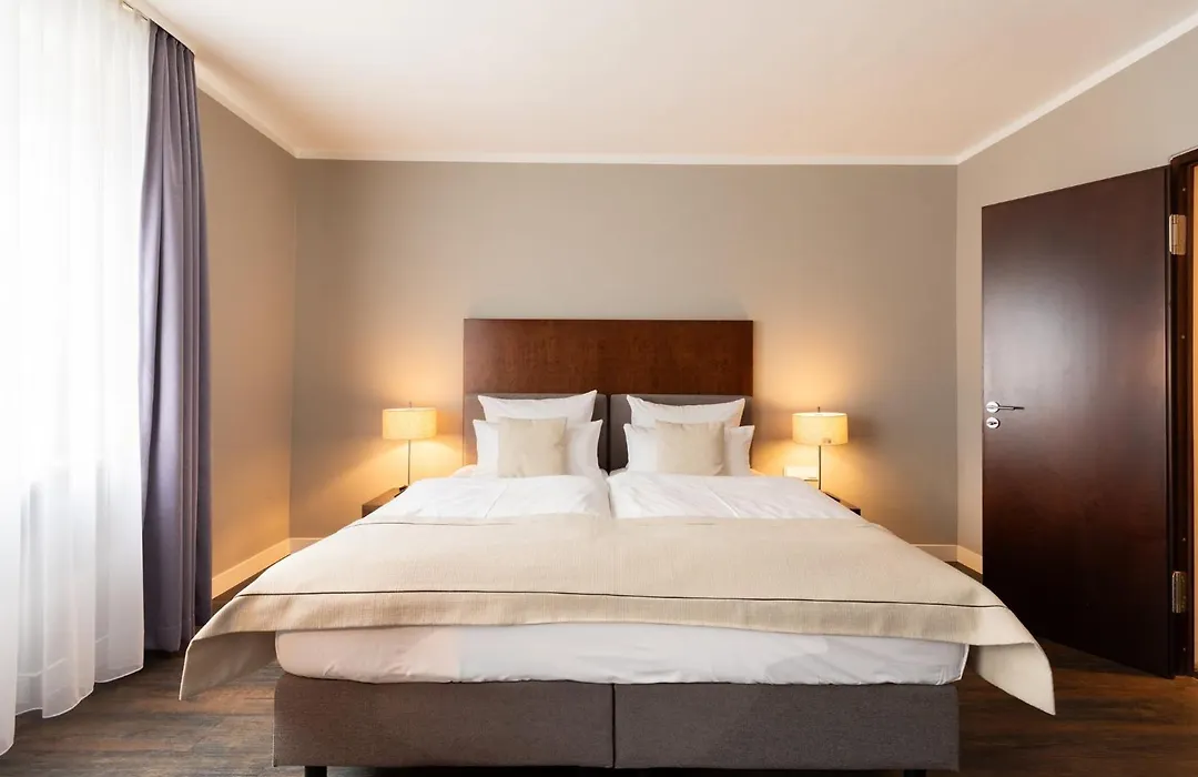 Select Hotel Friedrichshafen-1