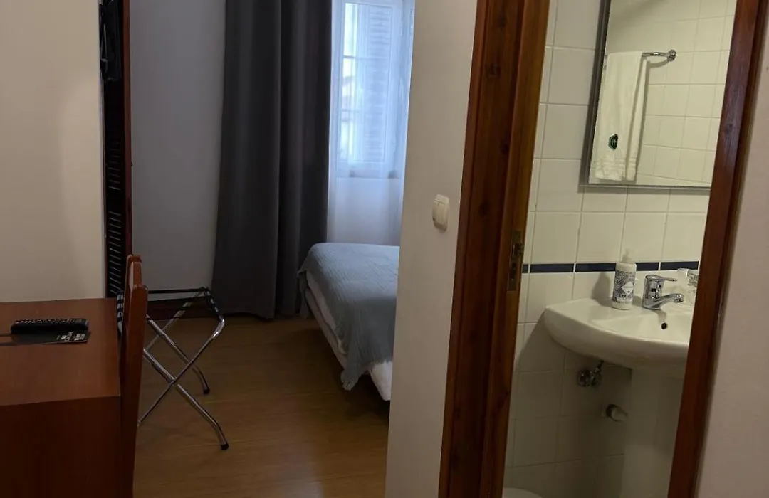 Hospedaria Insular-1