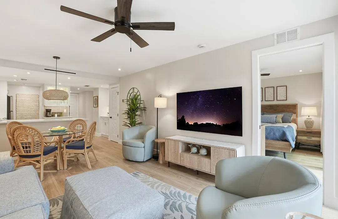 Park Shore Resort By Mike Z Rentals (Adults Only)-1