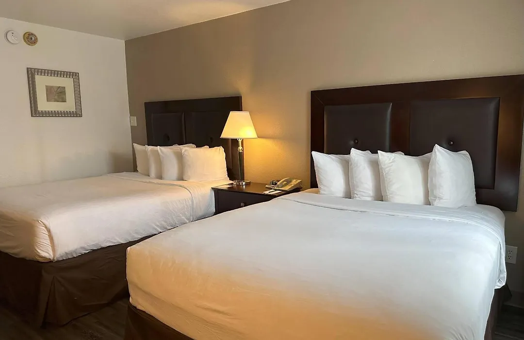 Quality Inn & Suites Everett-1