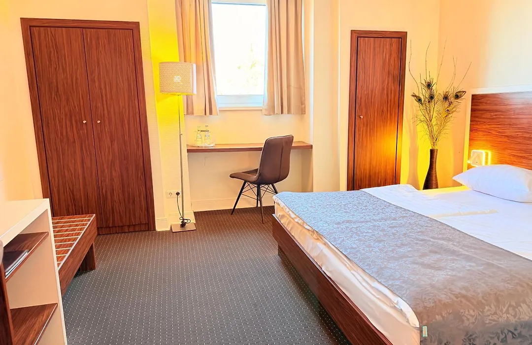 Hotel Excellent-1