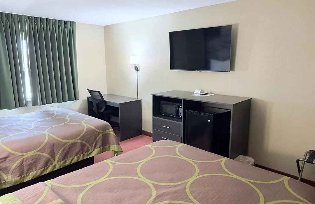 Super 8 By Wyndham Fond Du Lac-1
