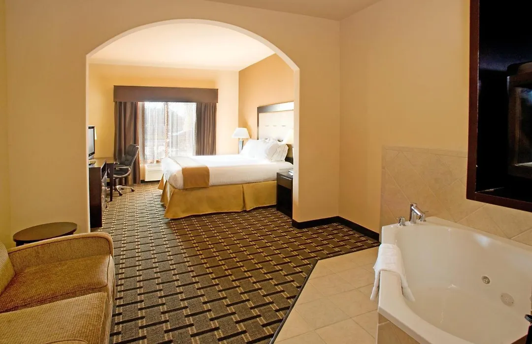 Holiday Inn Express And Suites Beeville By Ihg-1