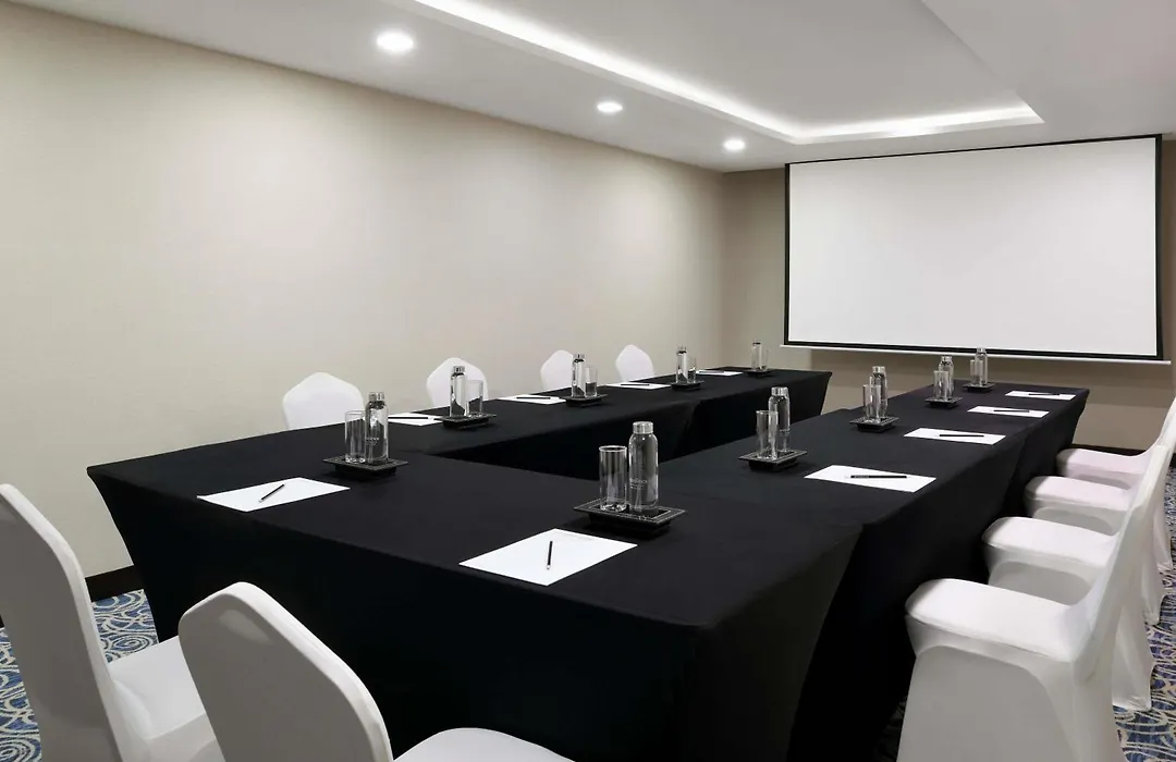 Mövenpick Hotel Apartments Al Mamzar Dubai-1