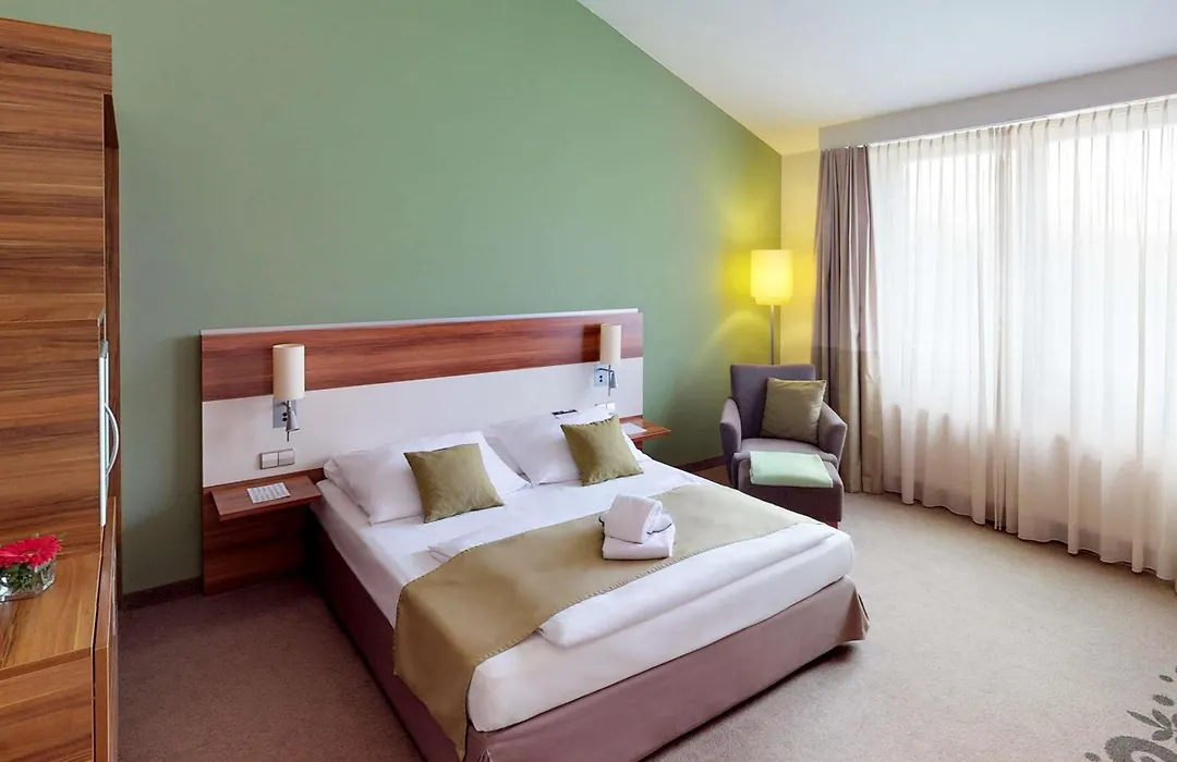 Mercure Tagungs- & Landhotel Krefeld-1