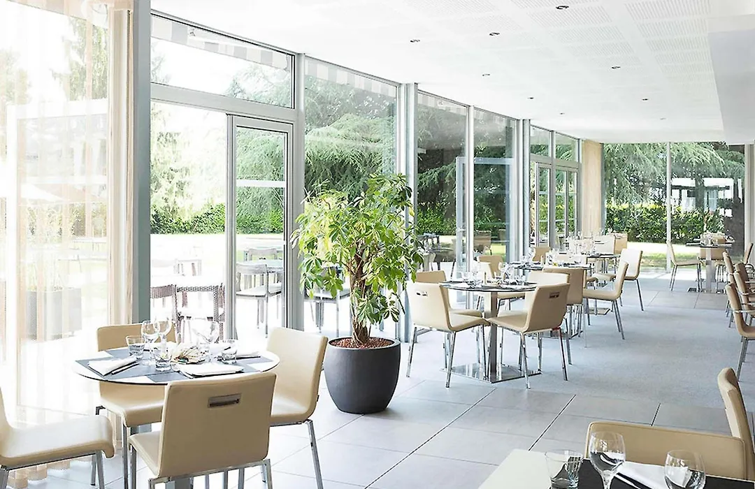 Novotel Pau Pyrénées-1