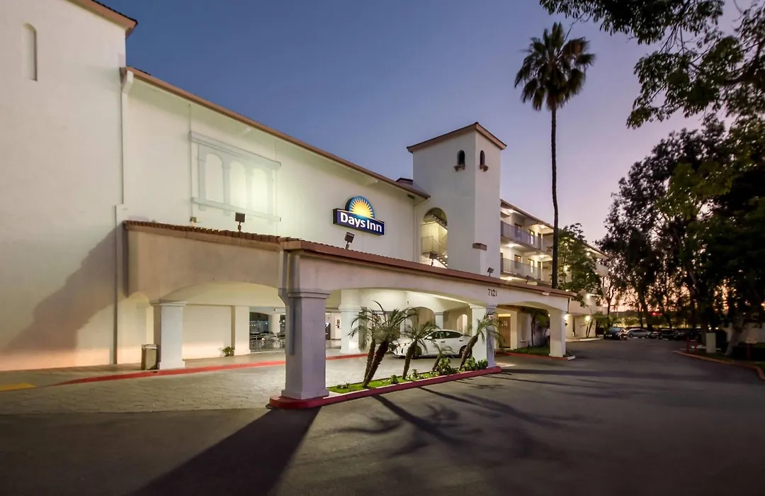 Days Inn By Wyndham Buena Park Anaheim-1