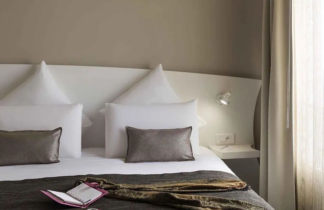 Mercure Paris Levallois-1