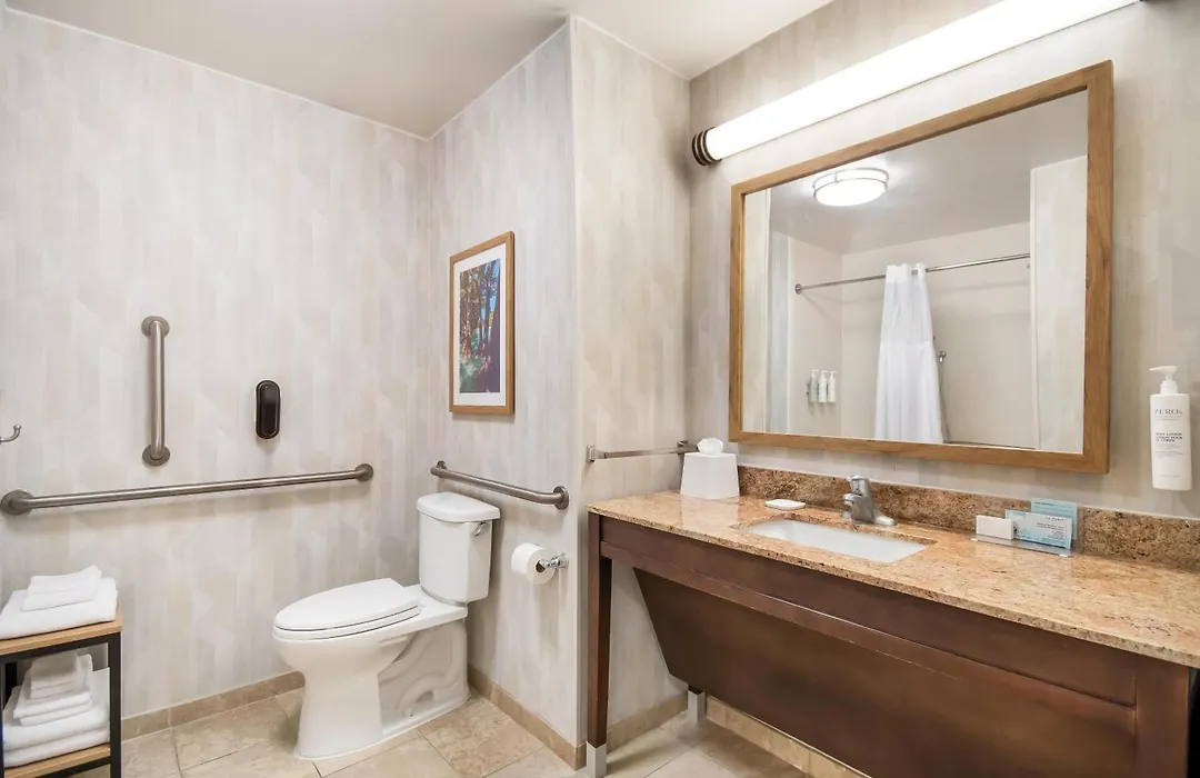 Hampton Inn Uvalde-1