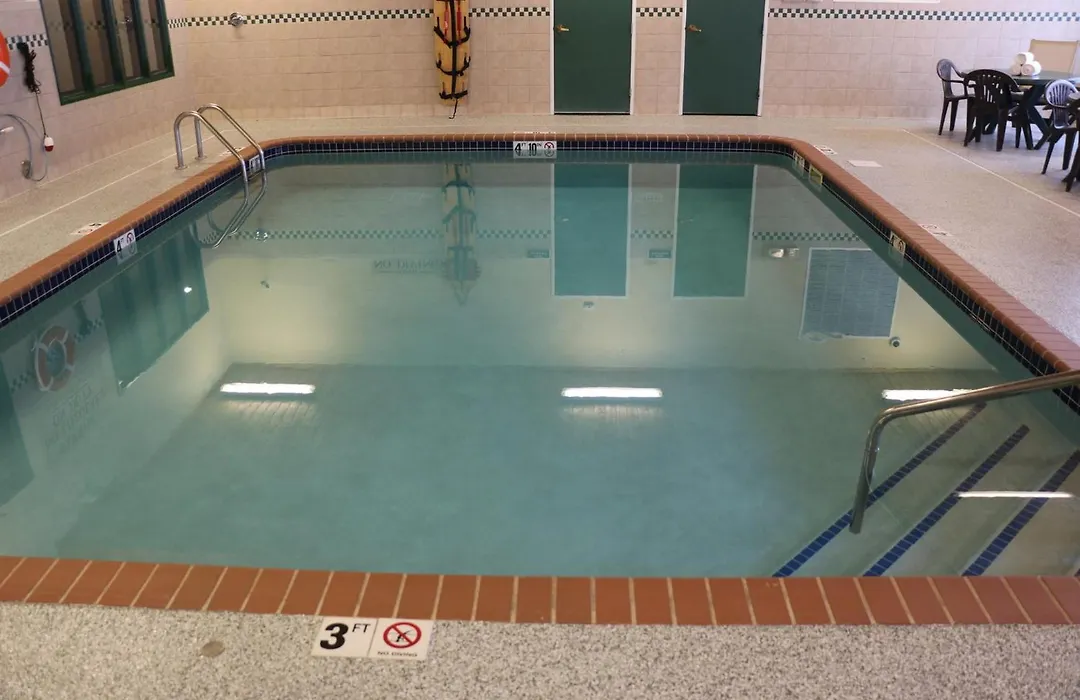Holiday Inn Express & Suites Marquette By Ihg-1