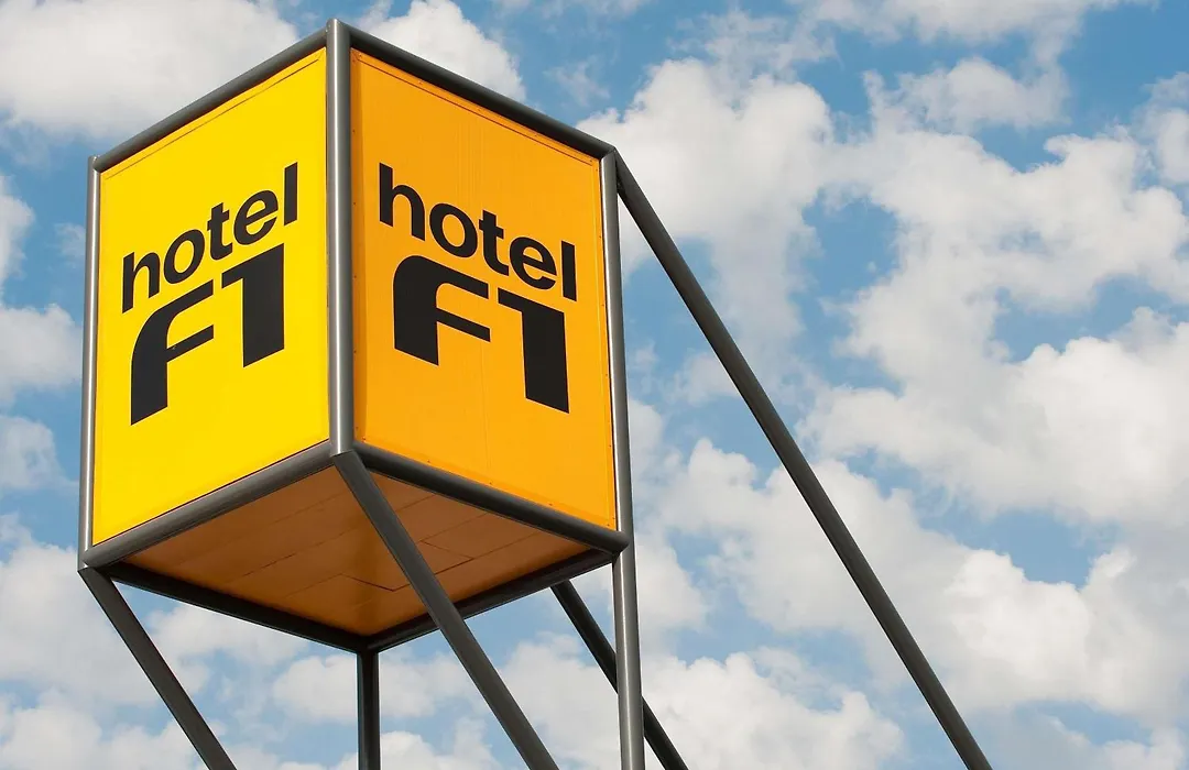 hotelF1 Orange Centre Echangeur A7 A9-1
