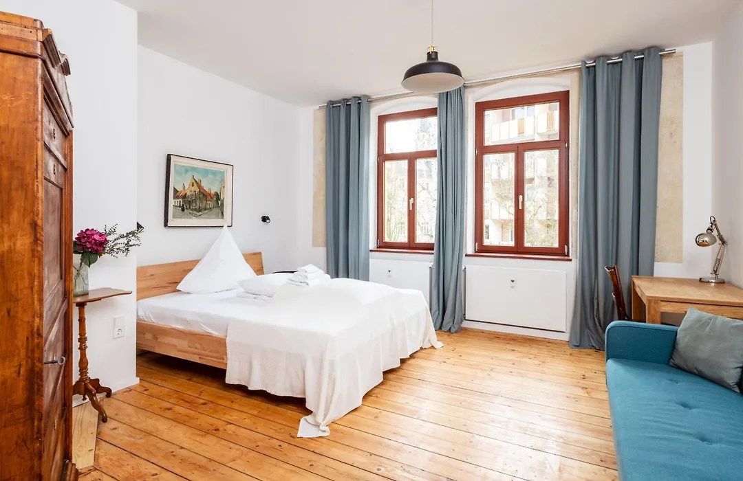 Künstlerzimmer im Kulturhaus Häselburg-1