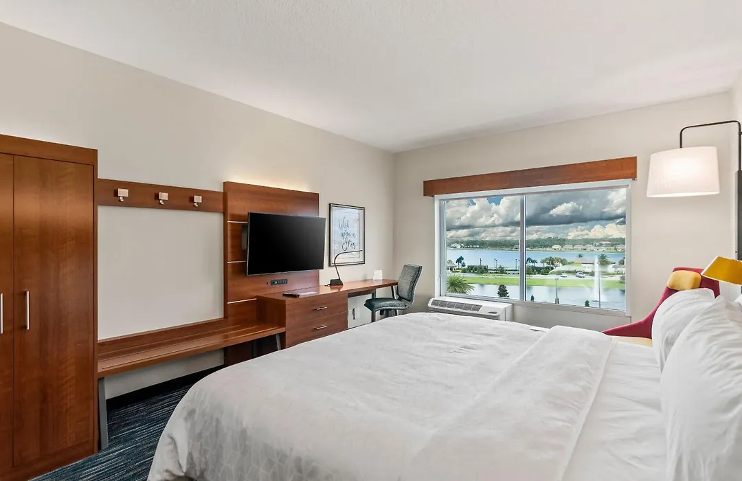 Holiday Inn Express & Suites Orlando- Lake Buena Vista By Ihg-1