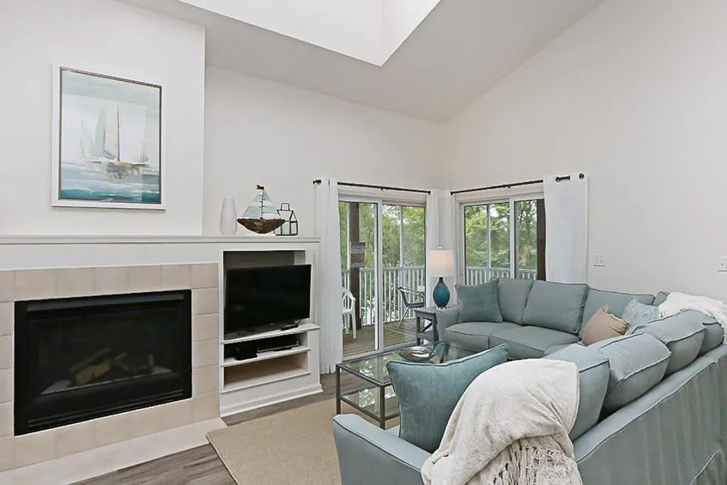 Sea Colony - 55021 Pine Lake-1