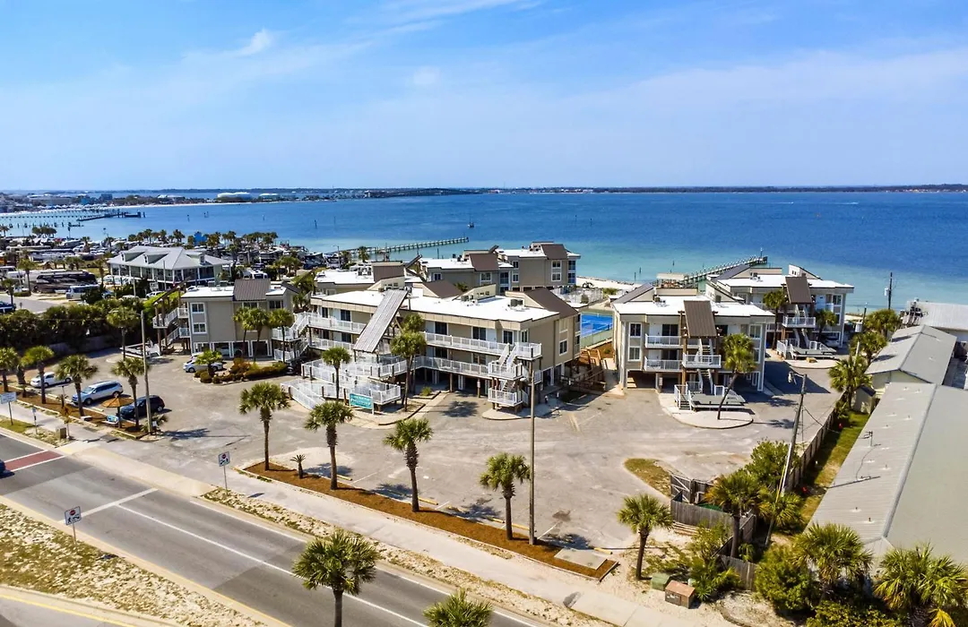 Soundside Holiday Beach Resort-1