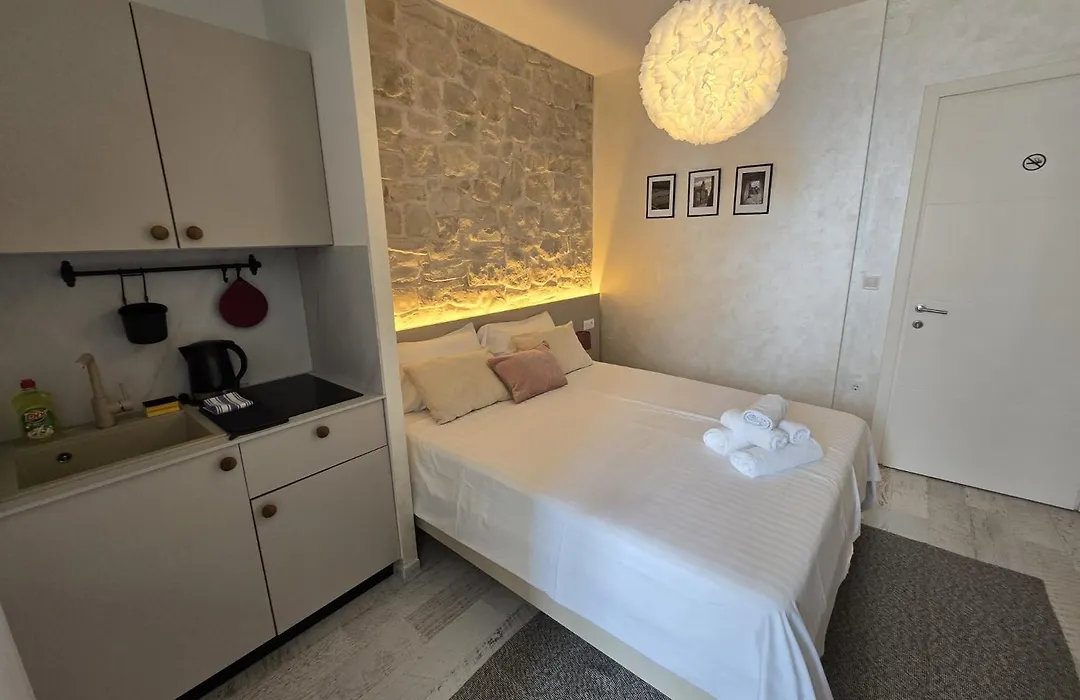 Studio Apartments - Pula City Center-1