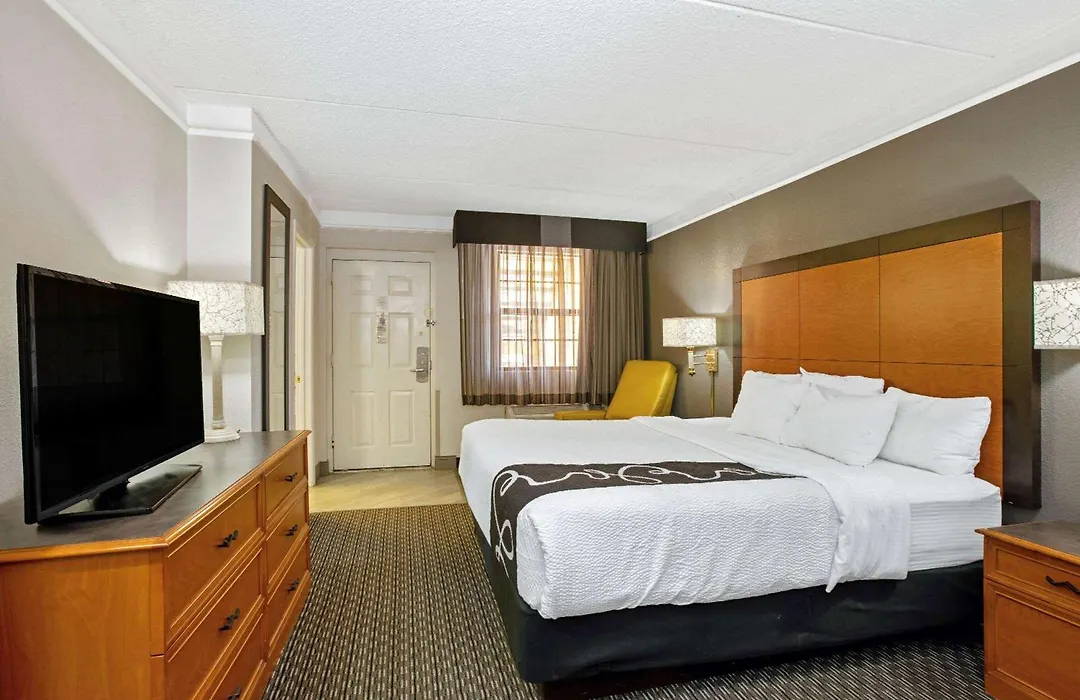 Travelodge By Wyndham Golden-Denver-1