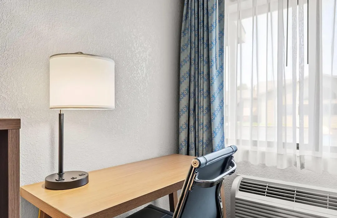Days Inn By Wyndham Alpena-1