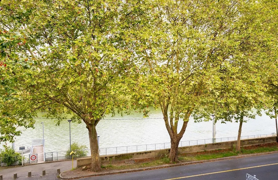 Ibis Styles Paris Saint Denis Pleyel-1