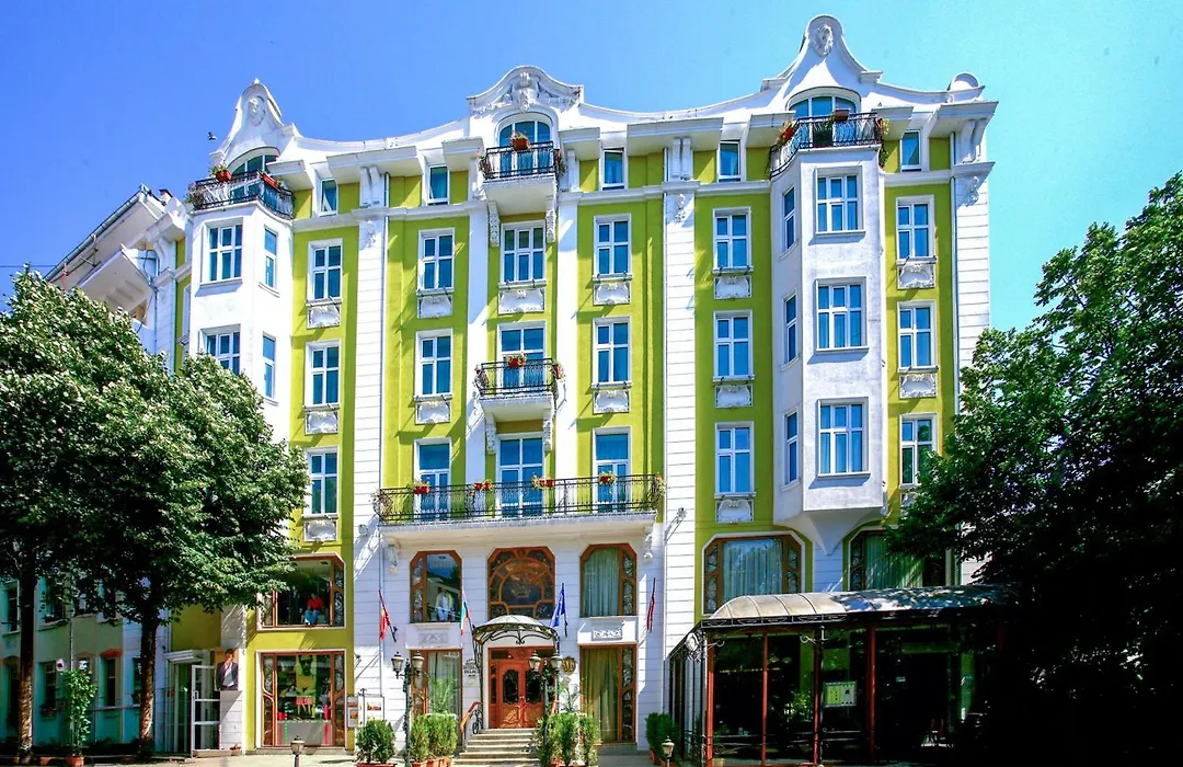 Grand Hotel London-1