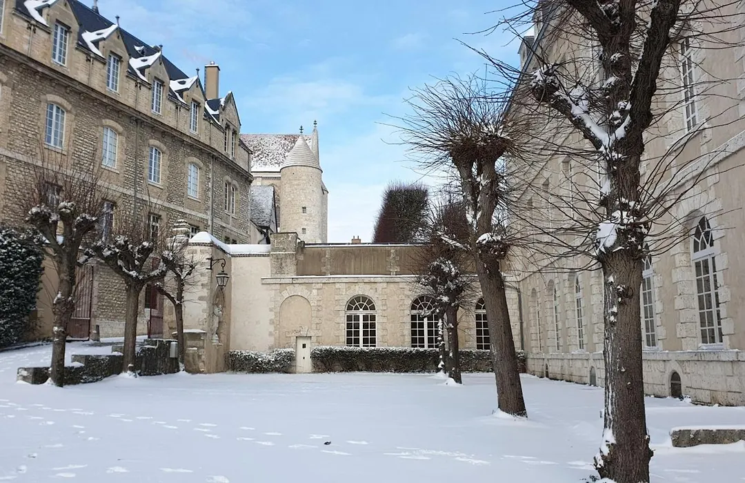 Hôtellerie Saint Yves-1