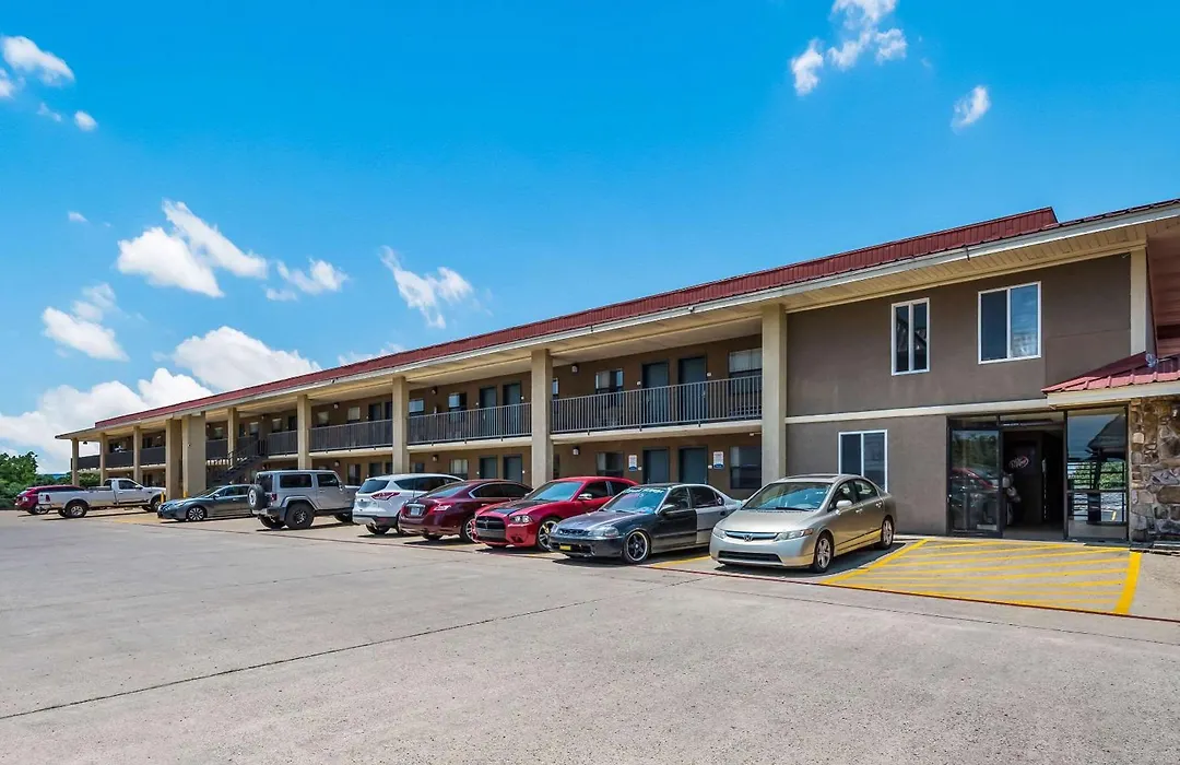 Quality Inn & Suites Hot Springs-Lake Hamilton-1